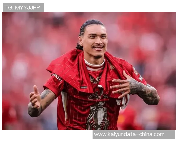 努涅斯在赛季中的崛起与挑战分析，揭示其对球队未来的重要性与影响